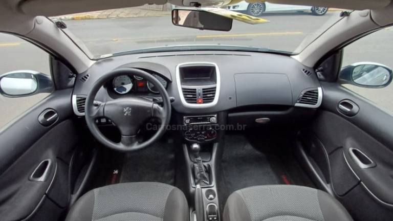 PEUGEOT - 207 - 2011/2012 - Prata - R$ 21.500,00