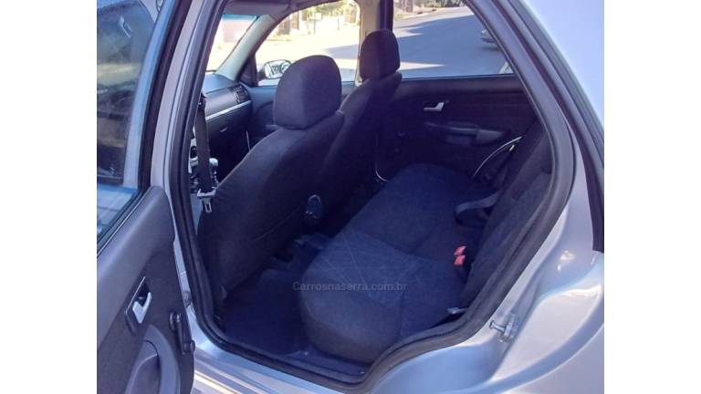 FIAT - SIENA - 2010/2010 - Prata - R$ 28.900,00