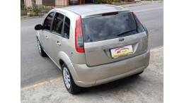 FORD - FIESTA - 2010/2011 - Prata - R$ 22.900,00