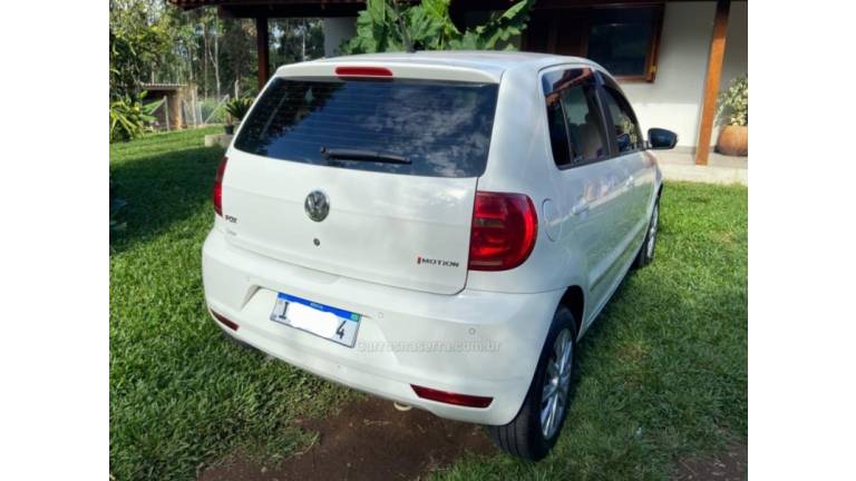VOLKSWAGEN - FOX - 2014/2014 - Branca - R$ 39.900,00