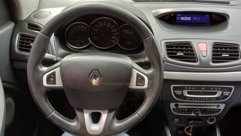 RENAULT - FLUENCE - 2012/2013 - Azul - R$ 36.500,00