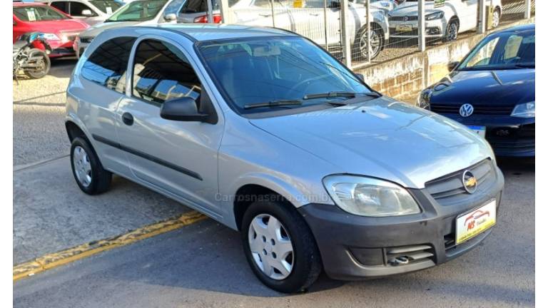 CHEVROLET - CELTA - 2010/2011 - Prata - R$ 16.500,00