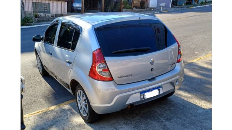 RENAULT - SANDERO - 2009/2010 - Prata - R$ 22.500,00