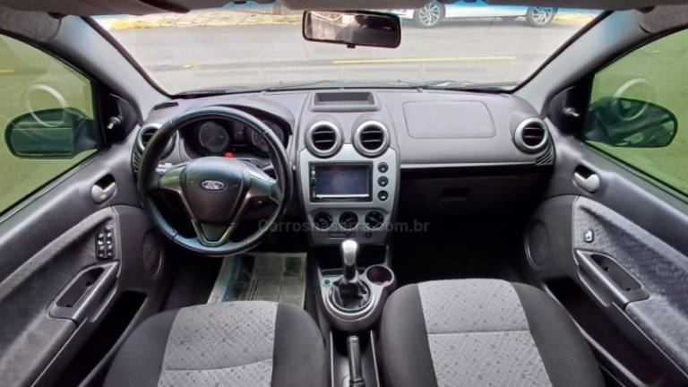 FORD - FIESTA - 2010/2011 - Preta - R$ 28.900,00