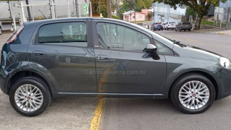 FIAT - PUNTO - 2012/2013 - Cinza - R$ 36.900,00