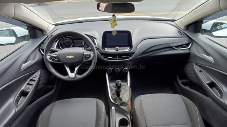 CHEVROLET - ONIX - 2023/2023 - Branca - R$ 74.900,00
