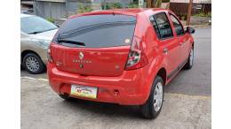 RENAULT - SANDERO - 2011/2012 - Vermelha - R$ 27.900,00