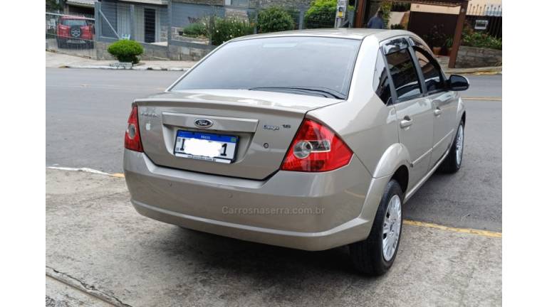 FORD - FIESTA - 2010/2010 - Prata - R$ 26.900,00