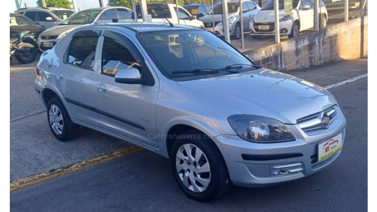 CHEVROLET - PRISMA - 2010/2011 - Prata - R$ 27.900,00