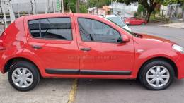 RENAULT - SANDERO - 2011/2012 - Vermelha - R$ 27.900,00