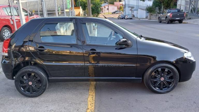 FIAT - PALIO - 2009/2010 - Preta - R$ 23.500,00