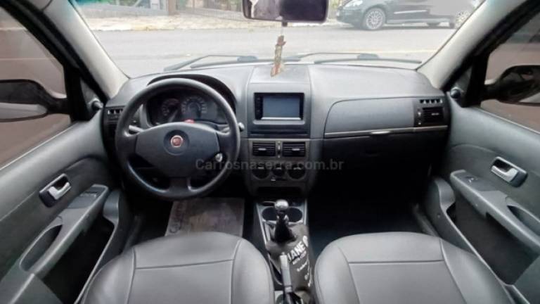 FIAT - PALIO - 2011/2011 - Prata - R$ 28.900,00