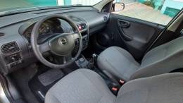 CHEVROLET - CORSA - 2005/2006 - Cinza - R$ 19.900,00