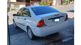 FORD - FOCUS - 2000/2001 - Branca - R$ 15.000,00
