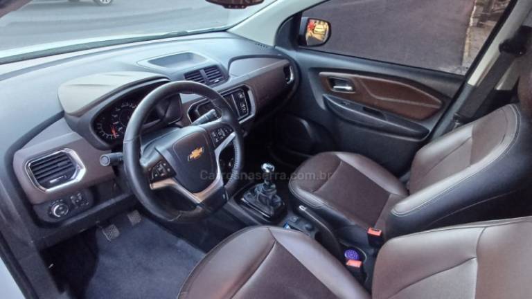 CHEVROLET - SPIN - 2021/2022 - Branca - R$ 79.900,00