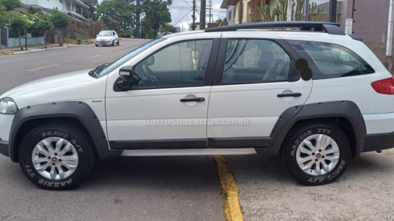 FIAT - PALIO - 2012/2013 - Branca - R$ 37.900,00