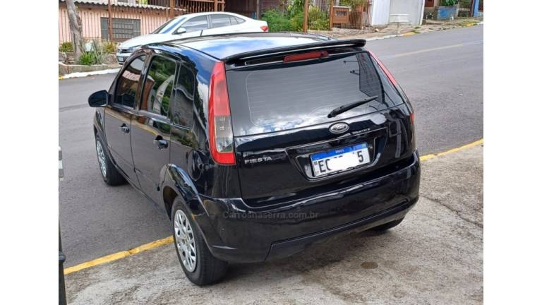 FORD - FIESTA - 2010/2011 - Preta - R$ 28.900,00