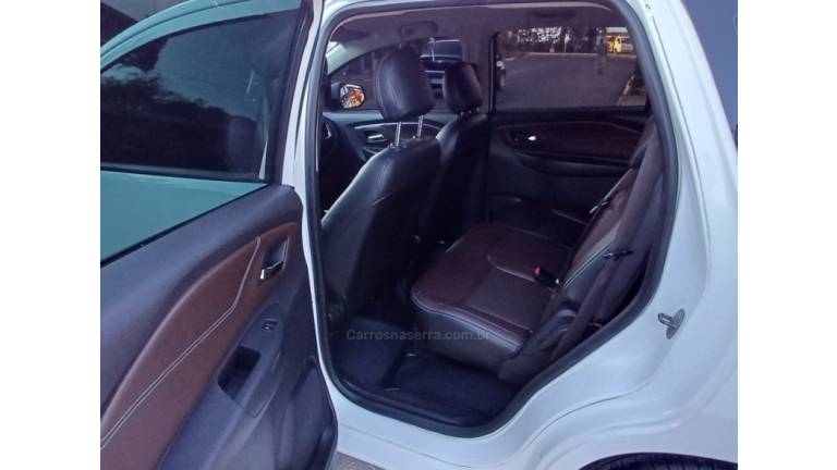 CHEVROLET - SPIN - 2021/2022 - Branca - R$ 79.900,00