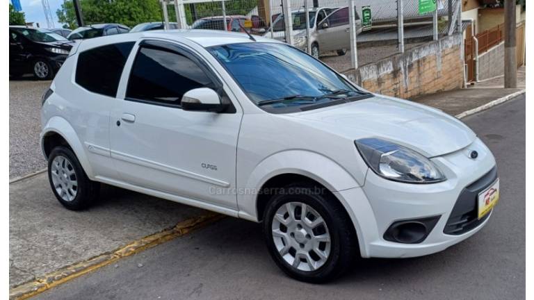 FORD - KA - 2012/2013 - Branca - R$ 24.900,00