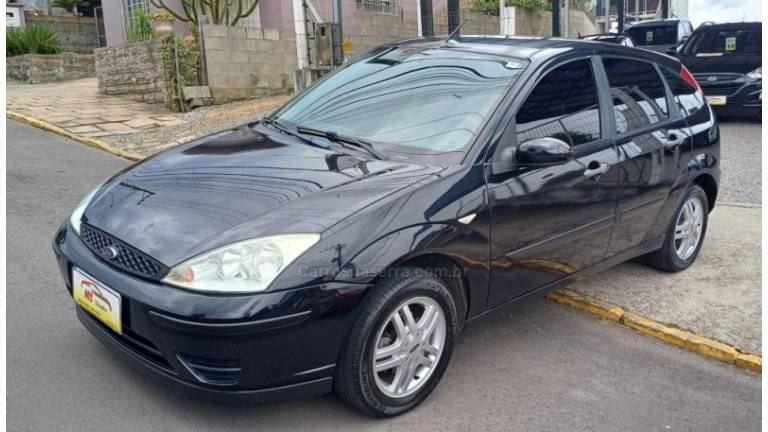 FORD - FOCUS - 2009/2009 - Preta - R$ 24.900,00