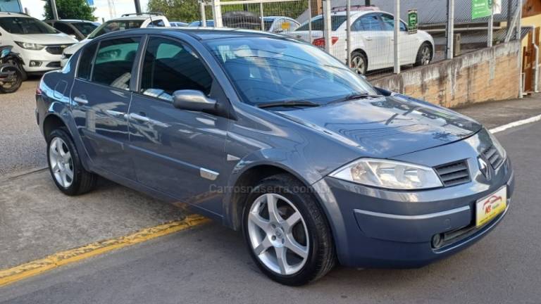 RENAULT - MÉGANE - 2010/2011 - Cinza - R$ 29.900,00