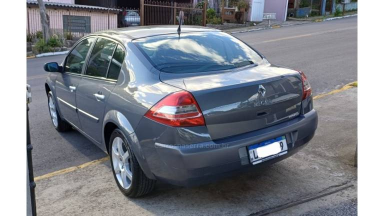RENAULT - MÉGANE - 2010/2011 - Cinza - R$ 29.900,00