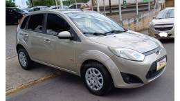 FORD - FIESTA - 2010/2011 - Prata - R$ 22.900,00