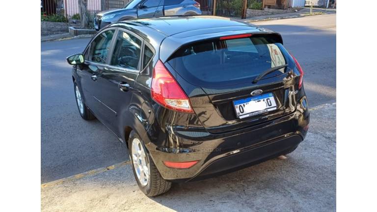 FORD - FIESTA - 2013/2014 - Preta - R$ 35.900,00