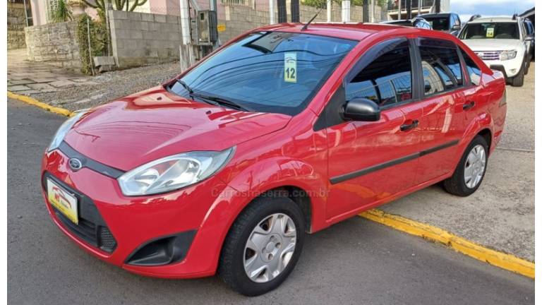 FORD - FIESTA - 2011/2012 - Vermelha - R$ 25.900,00