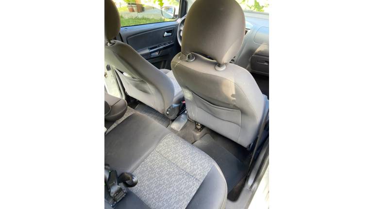 VOLKSWAGEN - FOX - 2014/2014 - Branca - R$ 39.900,00