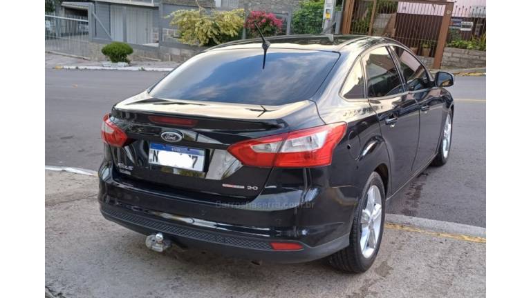 FORD - FOCUS - 2013/2014 - Preta - R$ 44.900,00