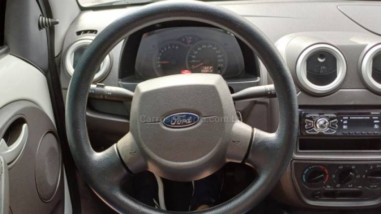 FORD - KA - 2012/2013 - Branca - R$ 24.900,00