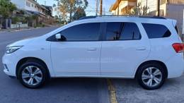 CHEVROLET - SPIN - 2021/2022 - Branca - R$ 79.900,00