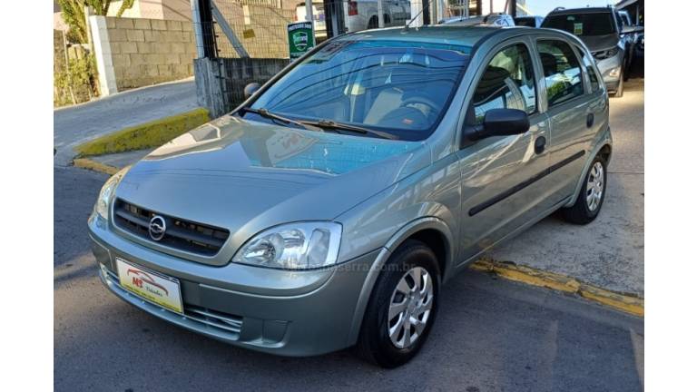 CHEVROLET - CORSA - 2005/2006 - Cinza - R$ 19.900,00