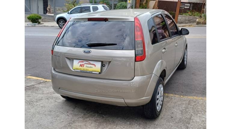 FORD - FIESTA - 2010/2011 - Prata - R$ 22.900,00