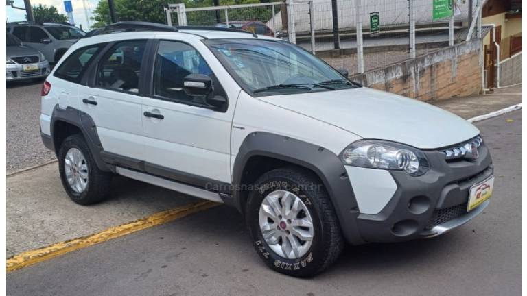 FIAT - PALIO - 2012/2013 - Branca - R$ 37.900,00