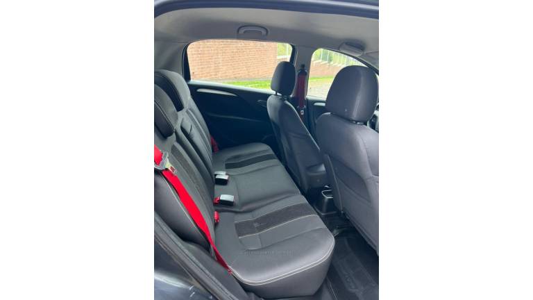 FIAT - PUNTO - 2012/2013 - Preta - R$ 37.500,00