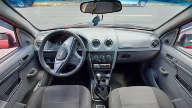 CHEVROLET - PRISMA - 2012/2012 - Vermelha - R$ 24.000,00