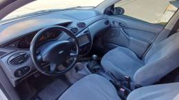 FORD - FOCUS - 2000/2001 - Branca - R$ 15.000,00