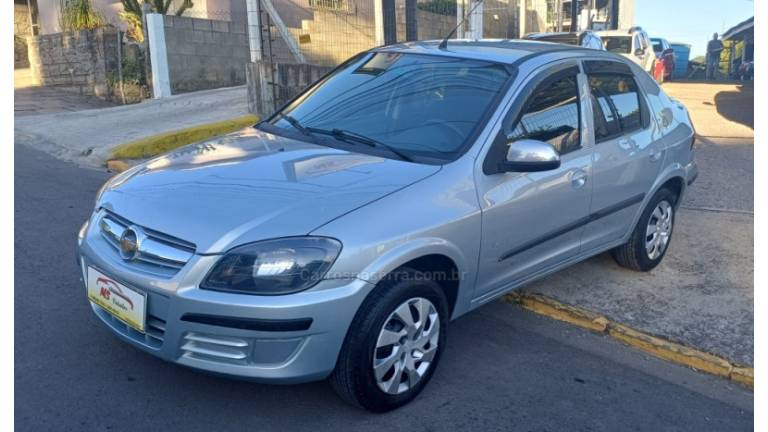 CHEVROLET - PRISMA - 2010/2011 - Prata - R$ 27.900,00