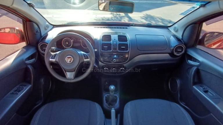 FIAT - GRAND SIENA - 2016/2016 - Vermelha - R$ 38.500,00