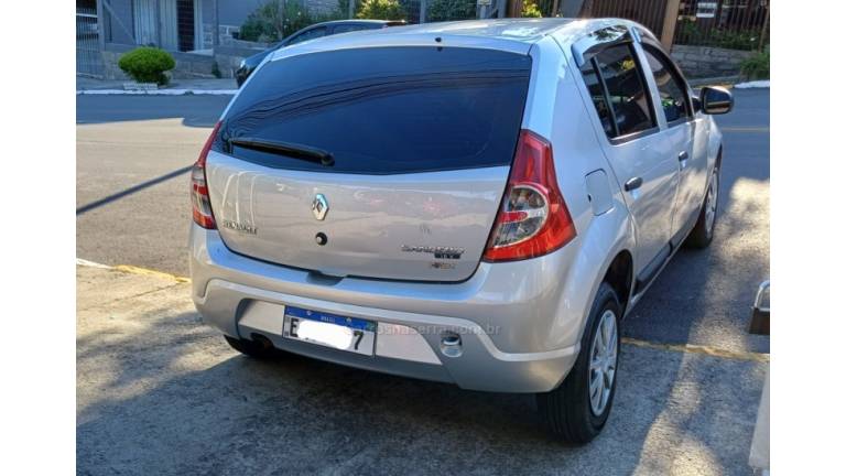 RENAULT - SANDERO - 2009/2010 - Prata - R$ 22.500,00