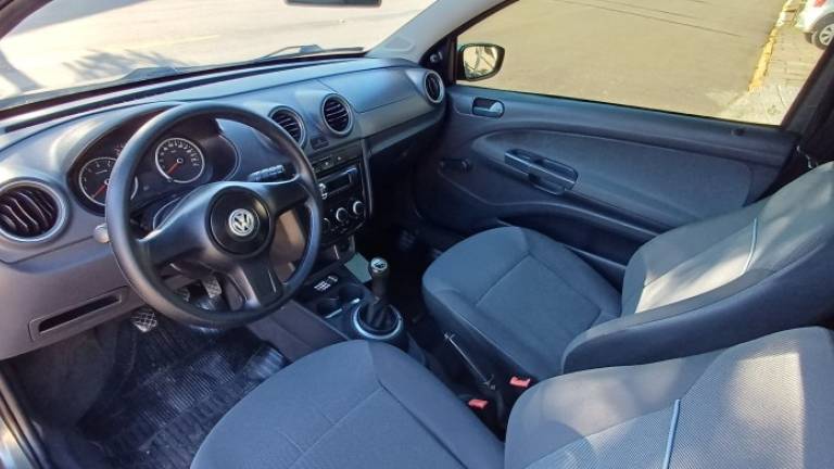 VOLKSWAGEN - SAVEIRO - 2011/2012 - Cinza - R$ 40.900,00