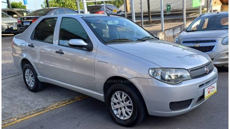 FIAT - SIENA - 2009/2010 - Prata - R$ 22.900,00