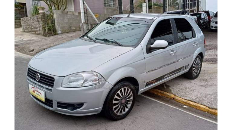 FIAT - PALIO - 2011/2011 - Prata - R$ 28.900,00