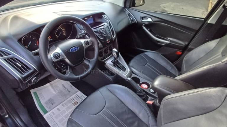 FORD - FOCUS - 2013/2014 - Preta - R$ 44.900,00