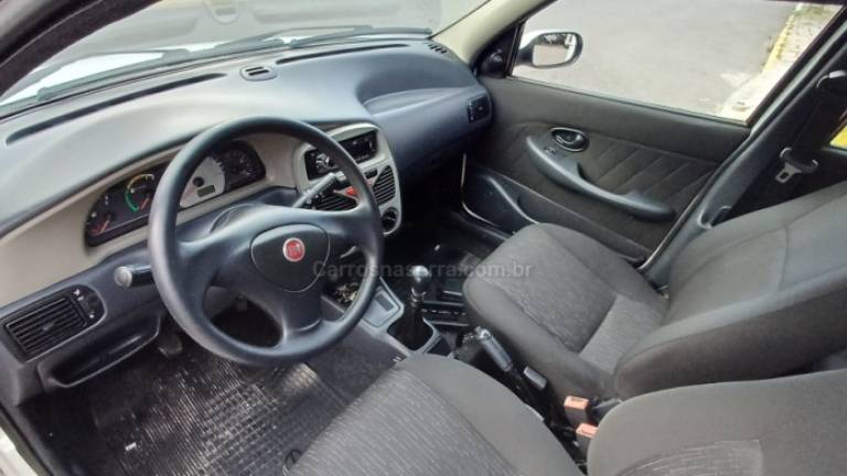 FIAT - PALIO - 2010/2011 - Branca - R$ 24.900,00