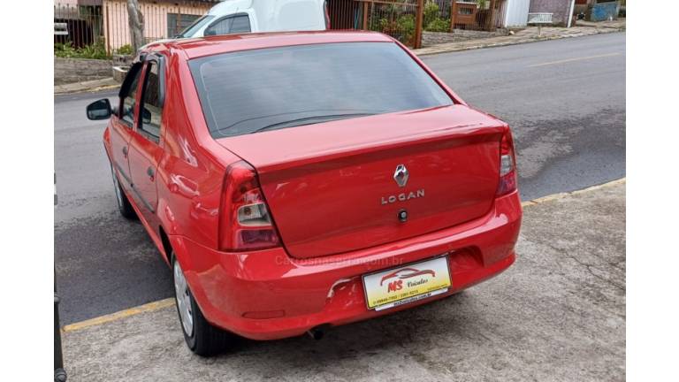 RENAULT - LOGAN - 2013/2013 - Vermelha - R$ 22.900,00