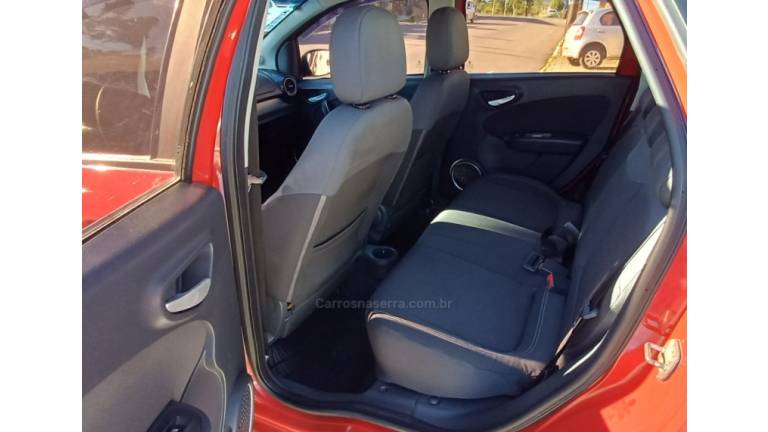 FIAT - GRAND SIENA - 2016/2016 - Vermelha - R$ 38.500,00
