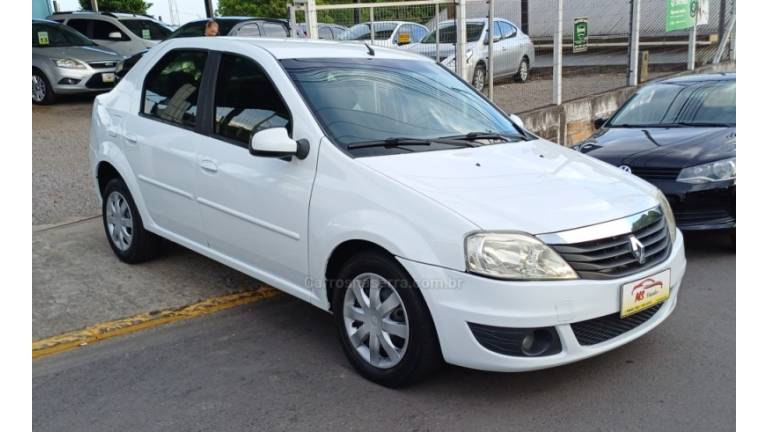 RENAULT - LOGAN - 2012/2013 - Branca - R$ 27.500,00